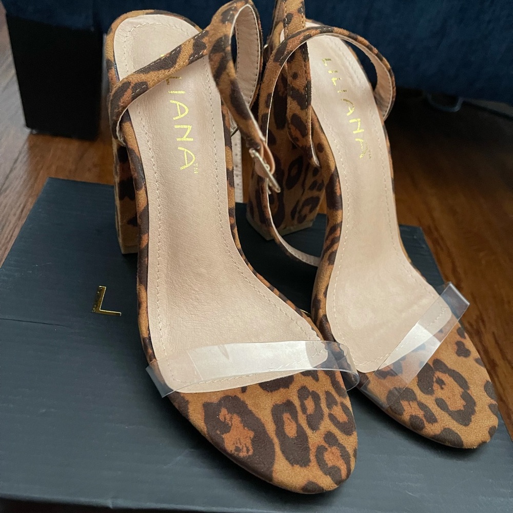 Fashionova leopard heels
